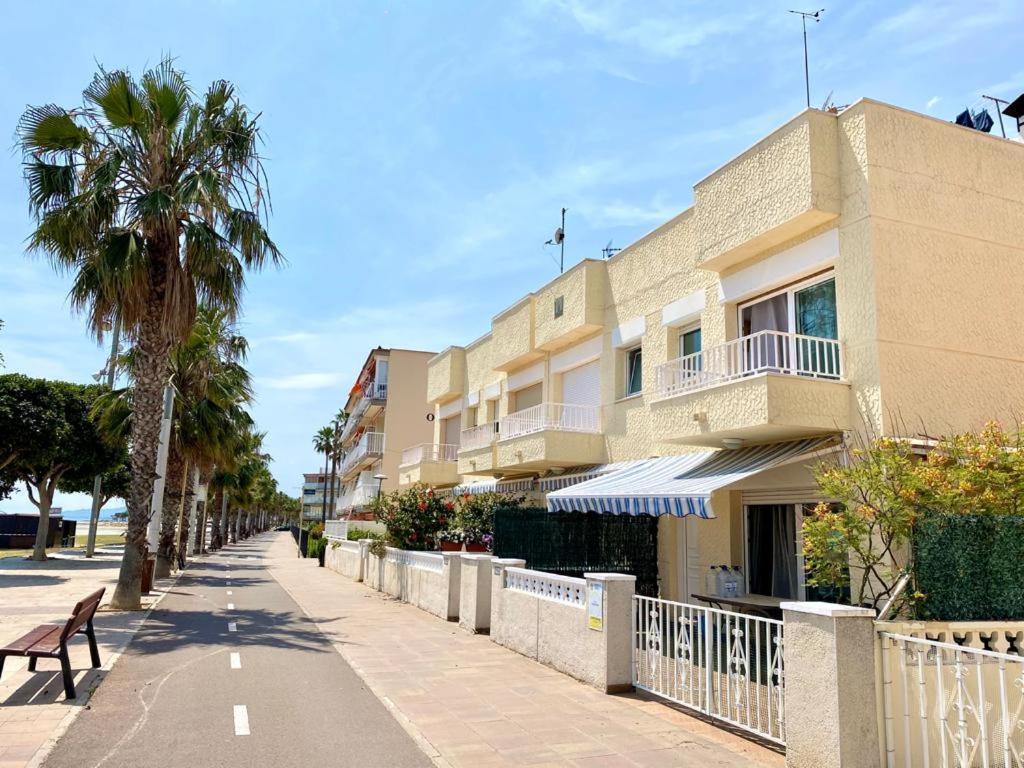 House In Front Of The Beach With Sea View Cambrils Zewnętrze zdjęcie